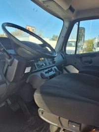 2021 Freightliner M2 106