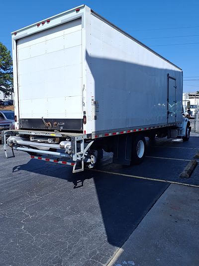 2018 Freightliner M2 106