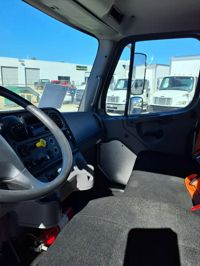 2018 Freightliner M2 106