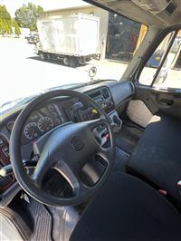 2016 Freightliner M2 106
