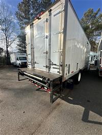 2018 Freightliner M2 106