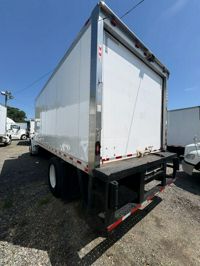 2018 Freightliner M2 106