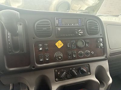2020 Freightliner M2 106