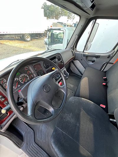2019 Freightliner M2 106