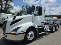 2019 Volvo VNL64T-300