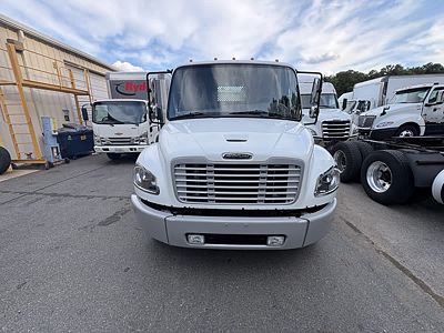 2019 Freightliner M2 106