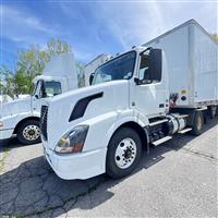 2017 Volvo VNL42T 300