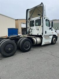2018 Freightliner CASCADIA 125