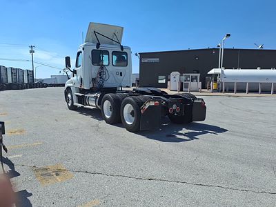 2020 Freightliner CASCADIA 125