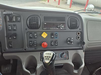 2020 Freightliner M2 112