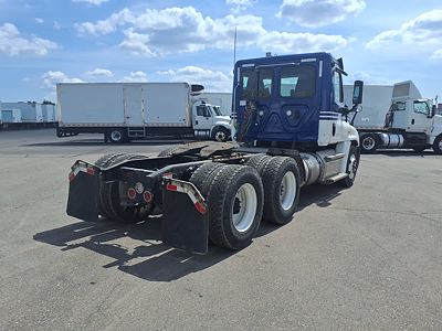 2020 Freightliner CASCADIA 125