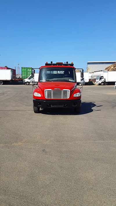 2018 Freightliner M2 106