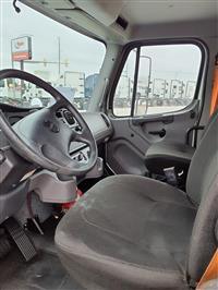 2013 Freightliner M2 106