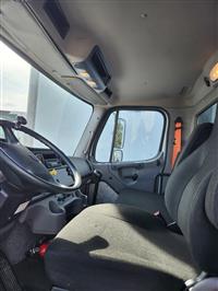 2017 Freightliner M2 106