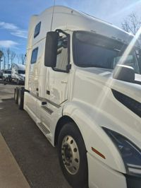 2020 Volvo VNL64T860