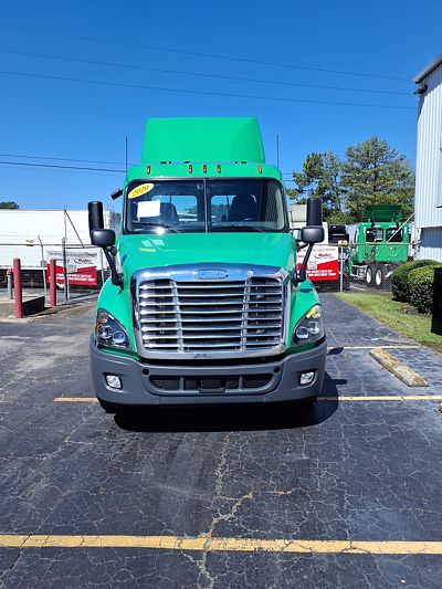 2020 Freightliner CASCADIA 125
