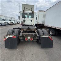 2017 Freightliner CASCADIA 113
