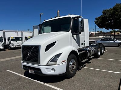 2019 Volvo VNR64T 300