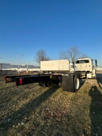 2018 Freightliner M2 106