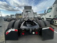 2019 Volvo VNL64T-300