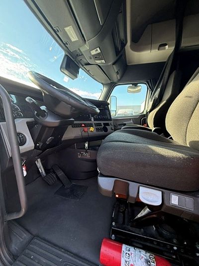 2022 Freightliner NEW CASCADIA PX12664