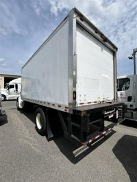2018 Freightliner M2 106