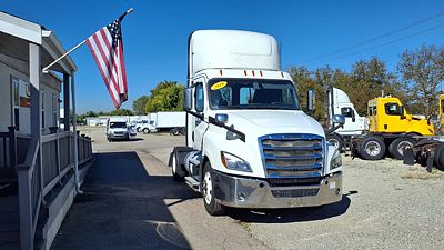 2019 Freightliner NEW CASCADIA 126