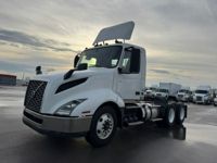2019 Volvo VNL64T-300