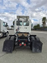 2018 Freightliner CASCADIA 113