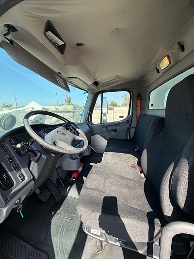 2018 Freightliner M2 106