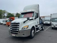 2019 Freightliner NEW CASCADIA 126