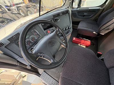 2018 Freightliner CASCADIA 125