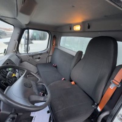 2015 Freightliner M2 106