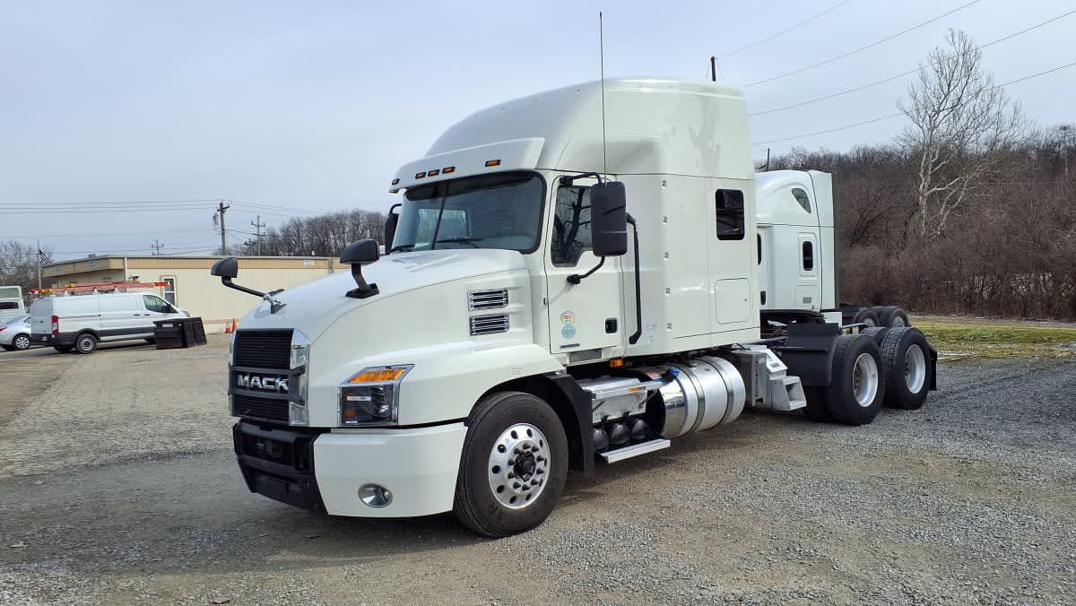 2020 Mack ANTHEM 64T