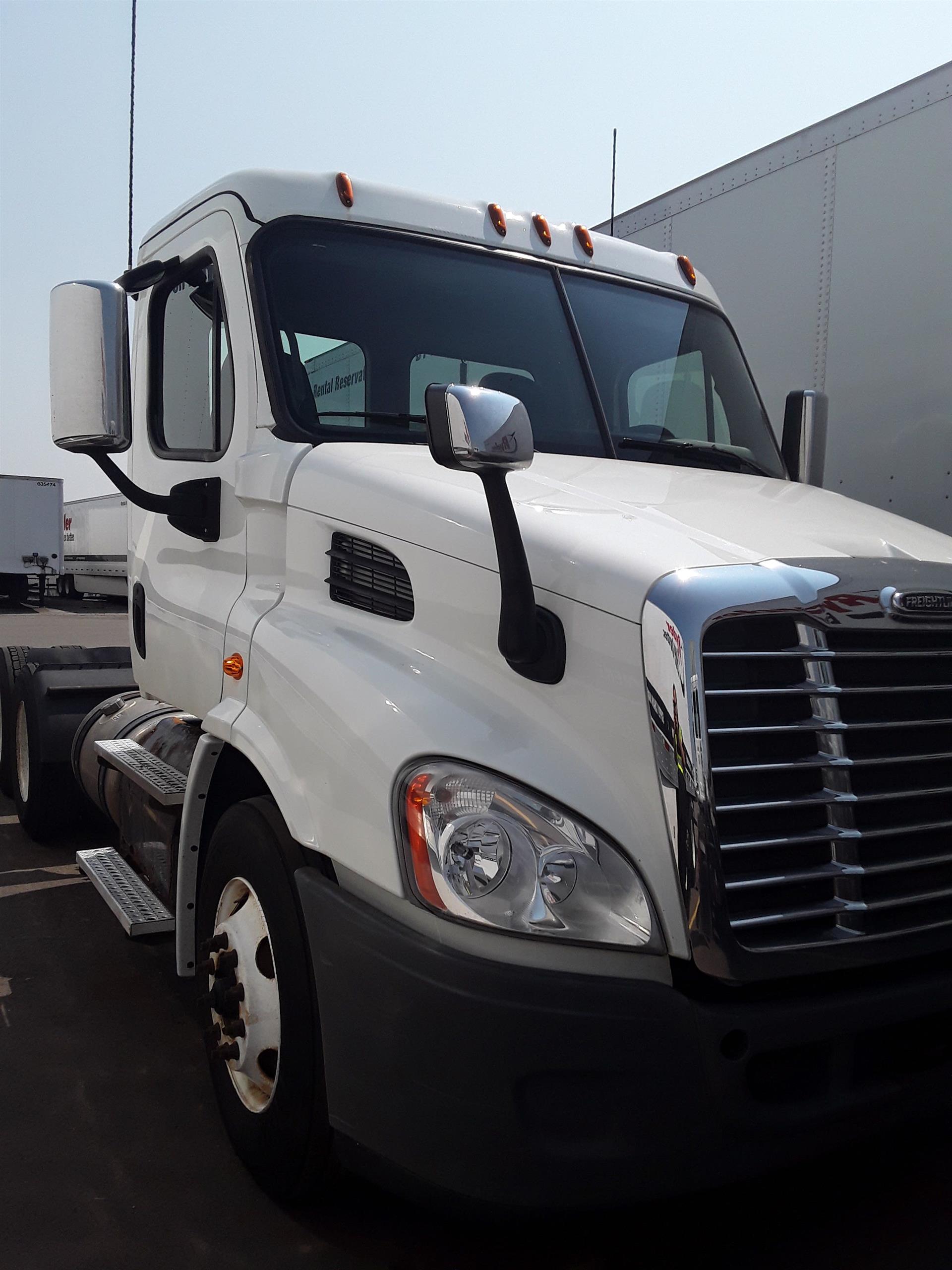 2017 Freightliner CASCADIA 113