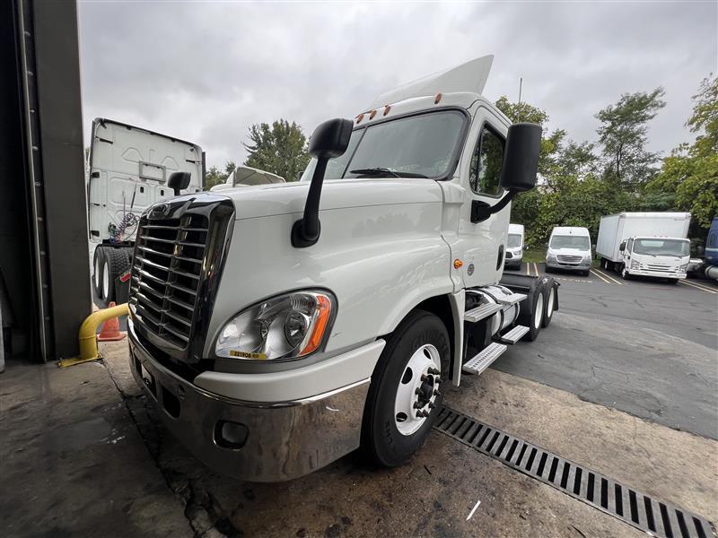 2018 Freightliner CASCADIA 125