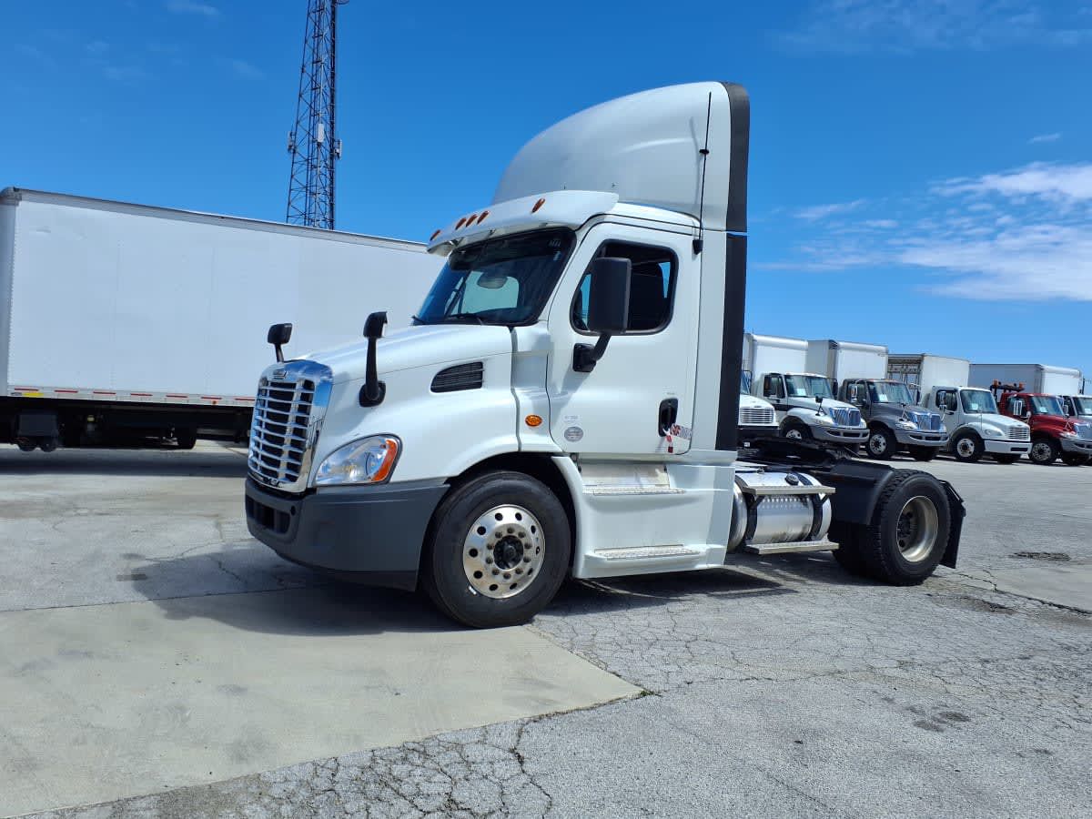 2019 Freightliner CASCADIA 113