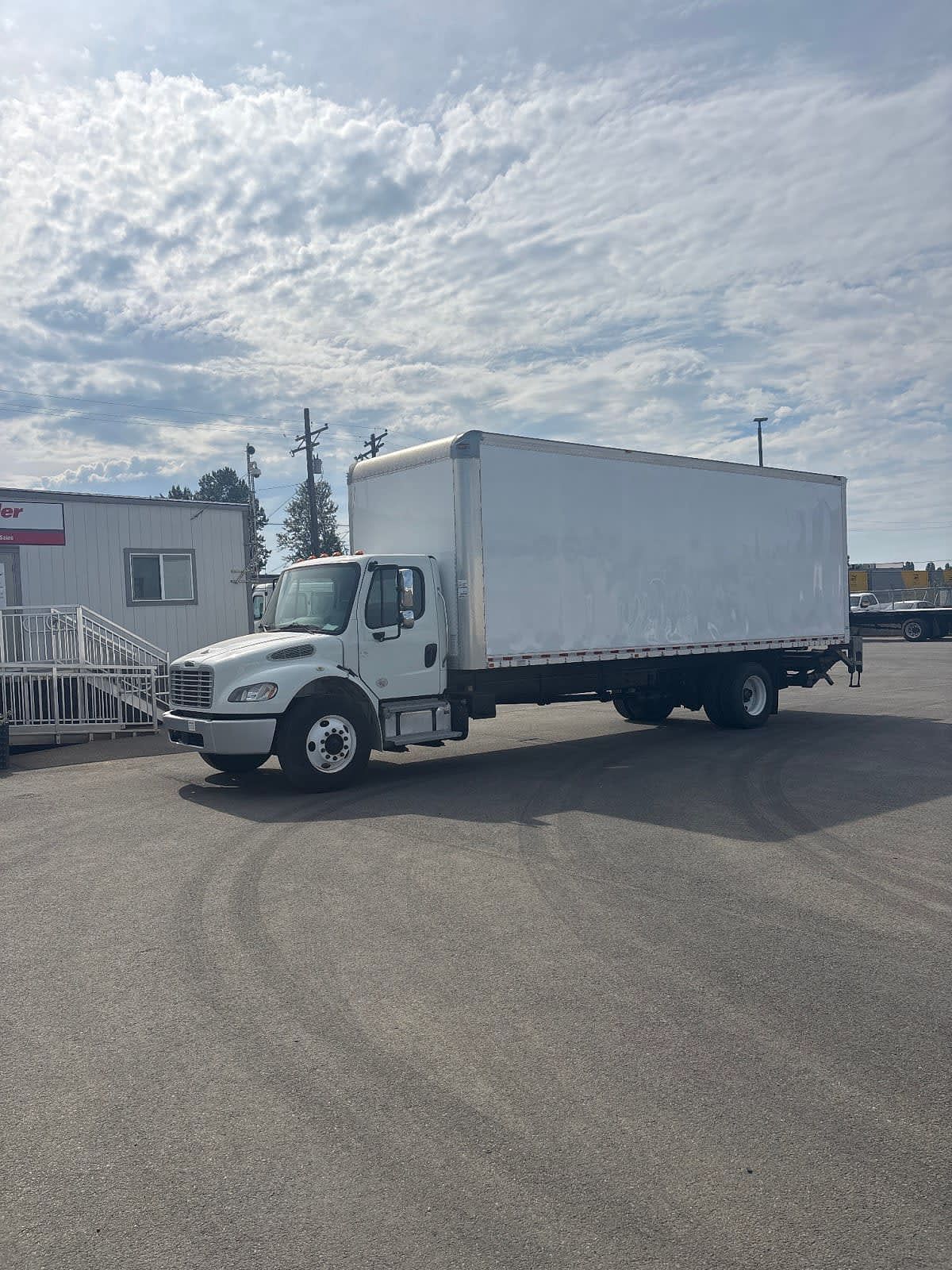 2019 Freightliner M2 106