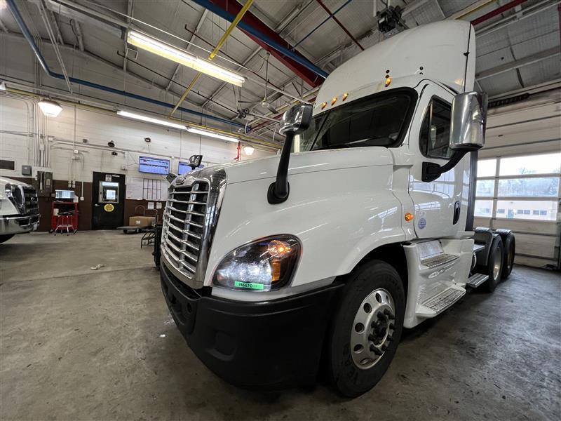 2018 Freightliner CASCADIA 125