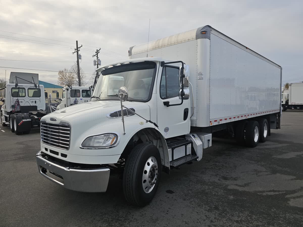 2018 Freightliner M2 106