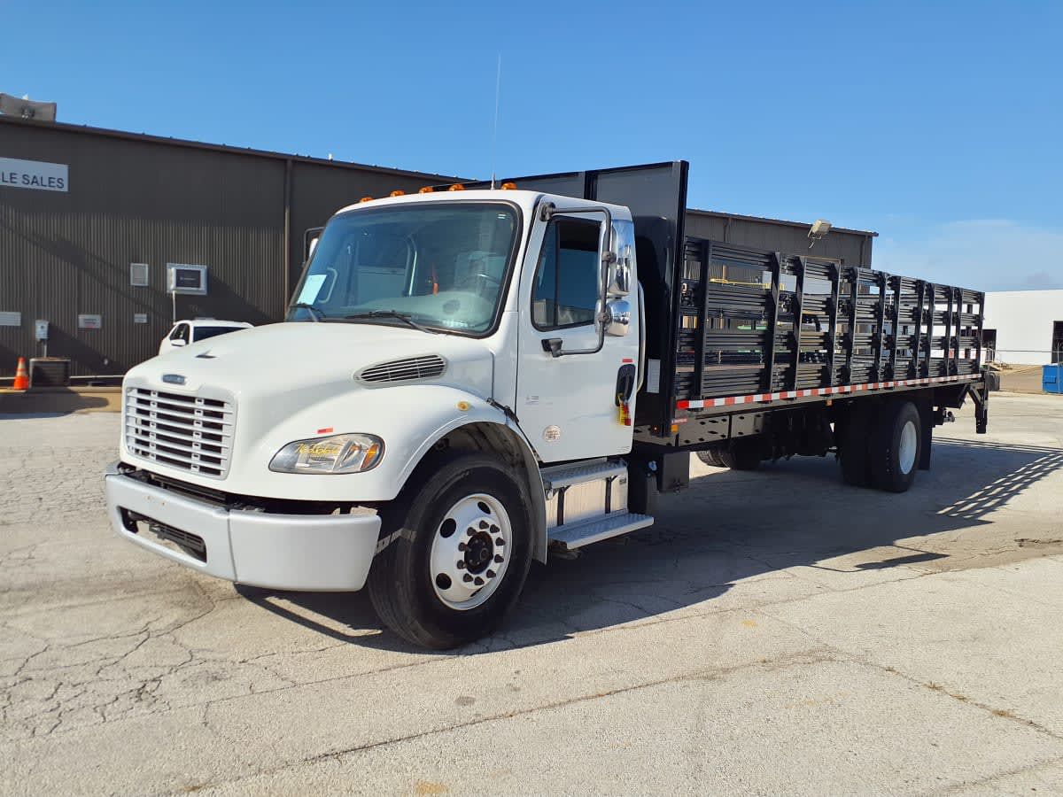 2018 Freightliner M2 106