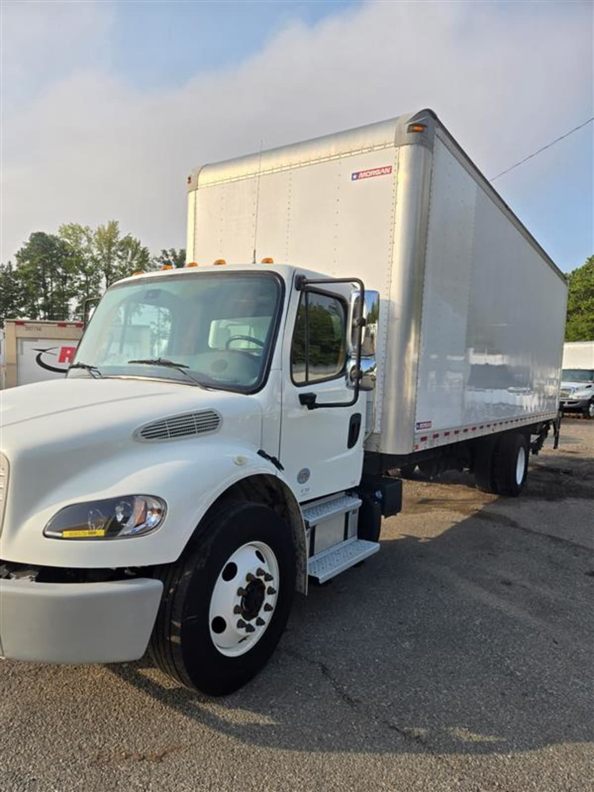 2019 Freightliner M2 106