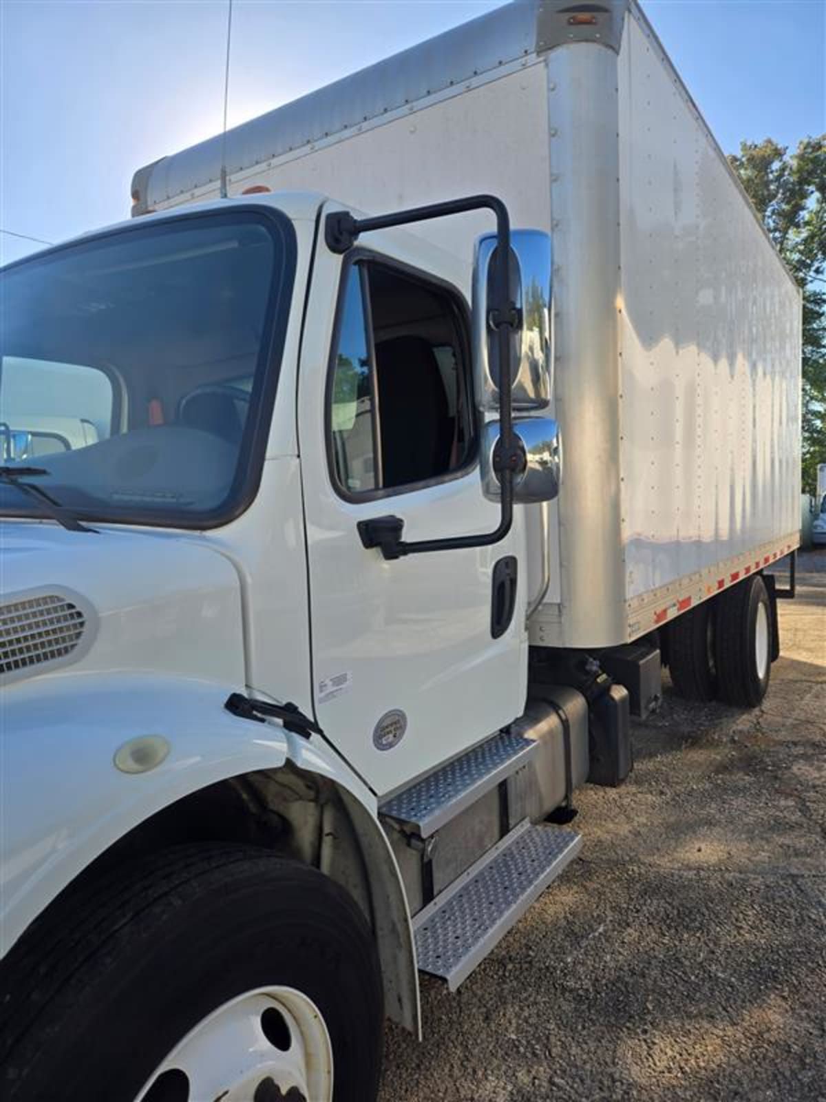 2018 Freightliner M2 106