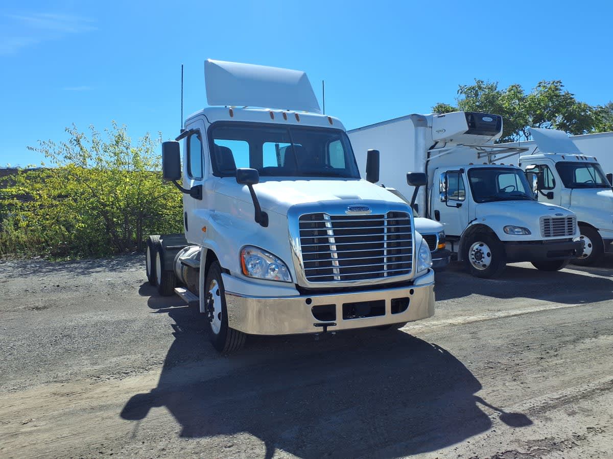 2018 Freightliner CASCADIA 125