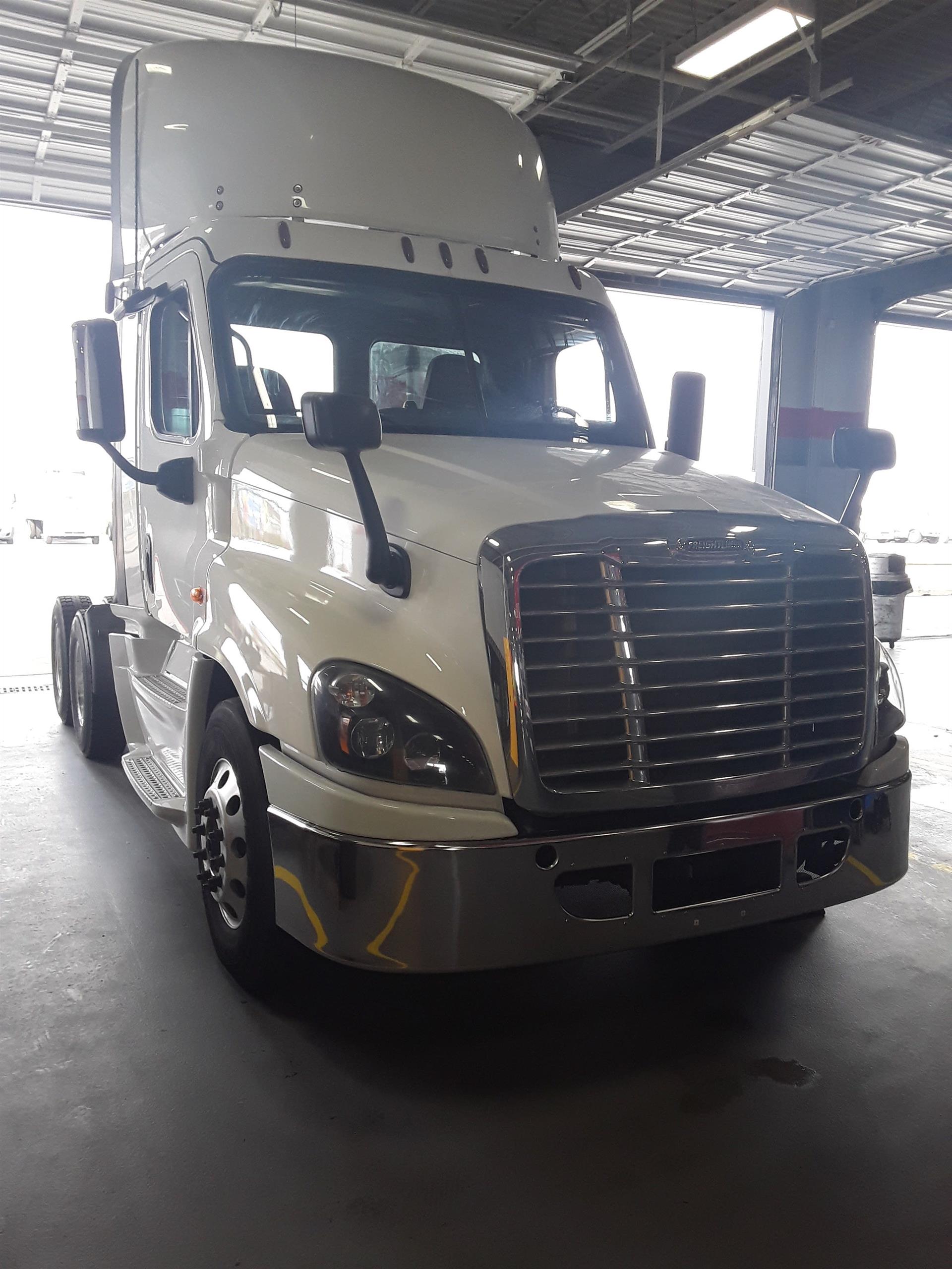 2017 Freightliner CASCADIA 125