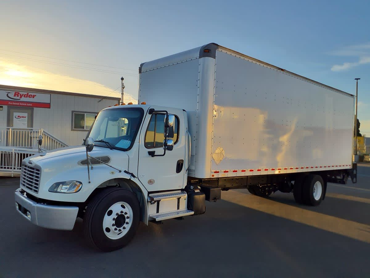 2018 Freightliner M2 106