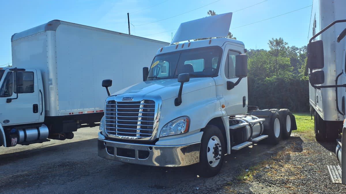2018 Freightliner CASCADIA 125