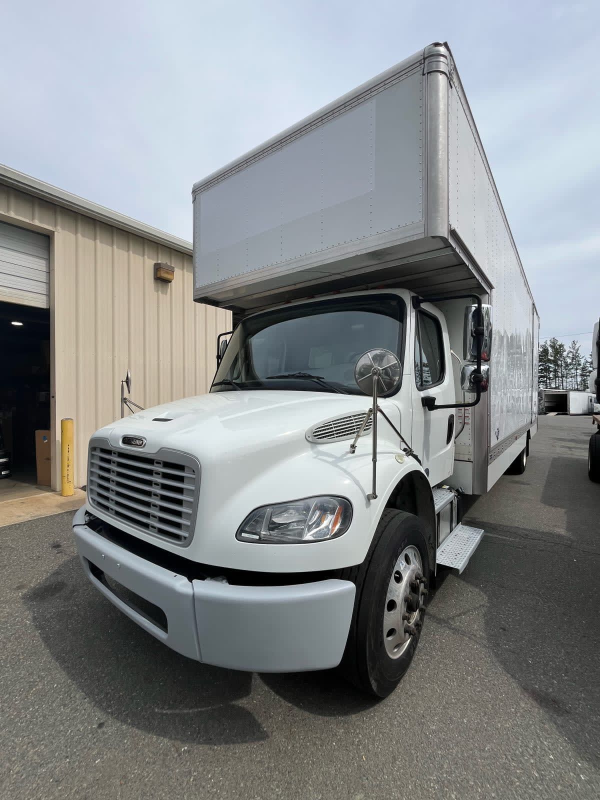 2018 Freightliner M2 106