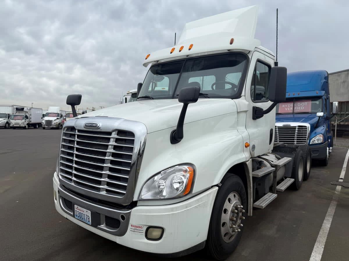 2015 Freightliner CASCADIA 125
