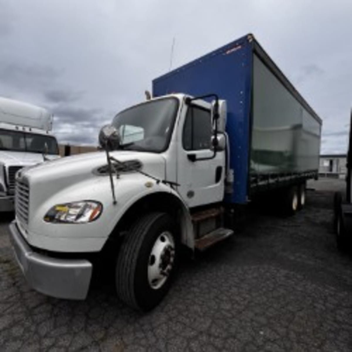 2017 Freightliner M2 106